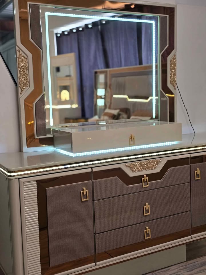 Complete set including 1 king size bed 2 side tables +Dressing table+mattress - Image 2