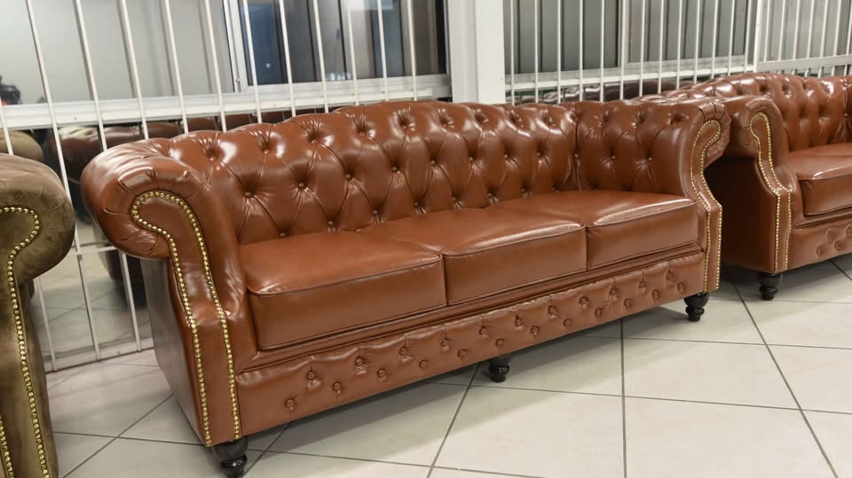 Brown chesterfield style sofas 3+2 - Image 2