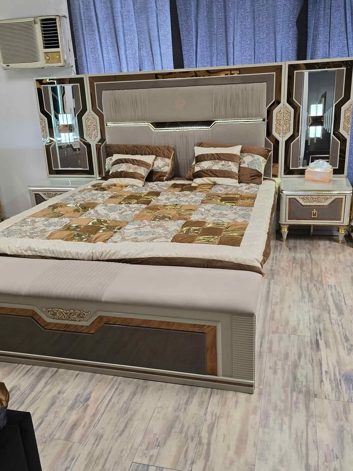 Complete set including 1 king size bed 2 side tables +Dressing table+mattress - Image 5